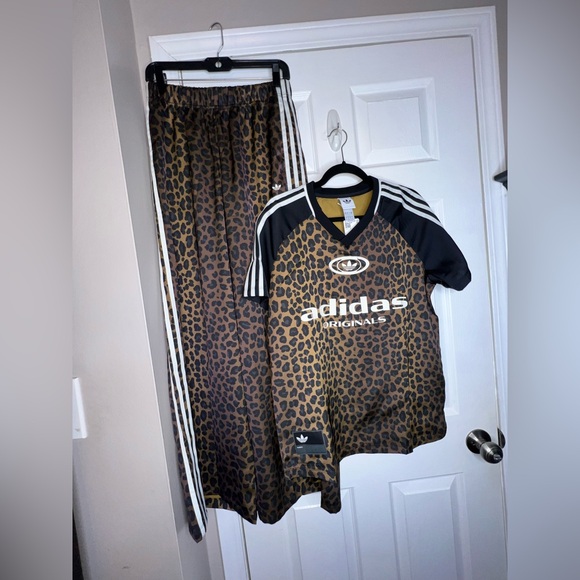 NWT adidas Originals Medium Wide Leg Satin Track Pants Leopard M & Small Jersey - Picture 7 of 16